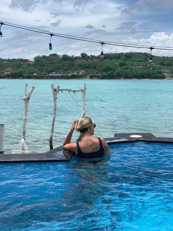 The Waterfront Beach House Nusa Lembongan  Ngoại thất bức ảnh
