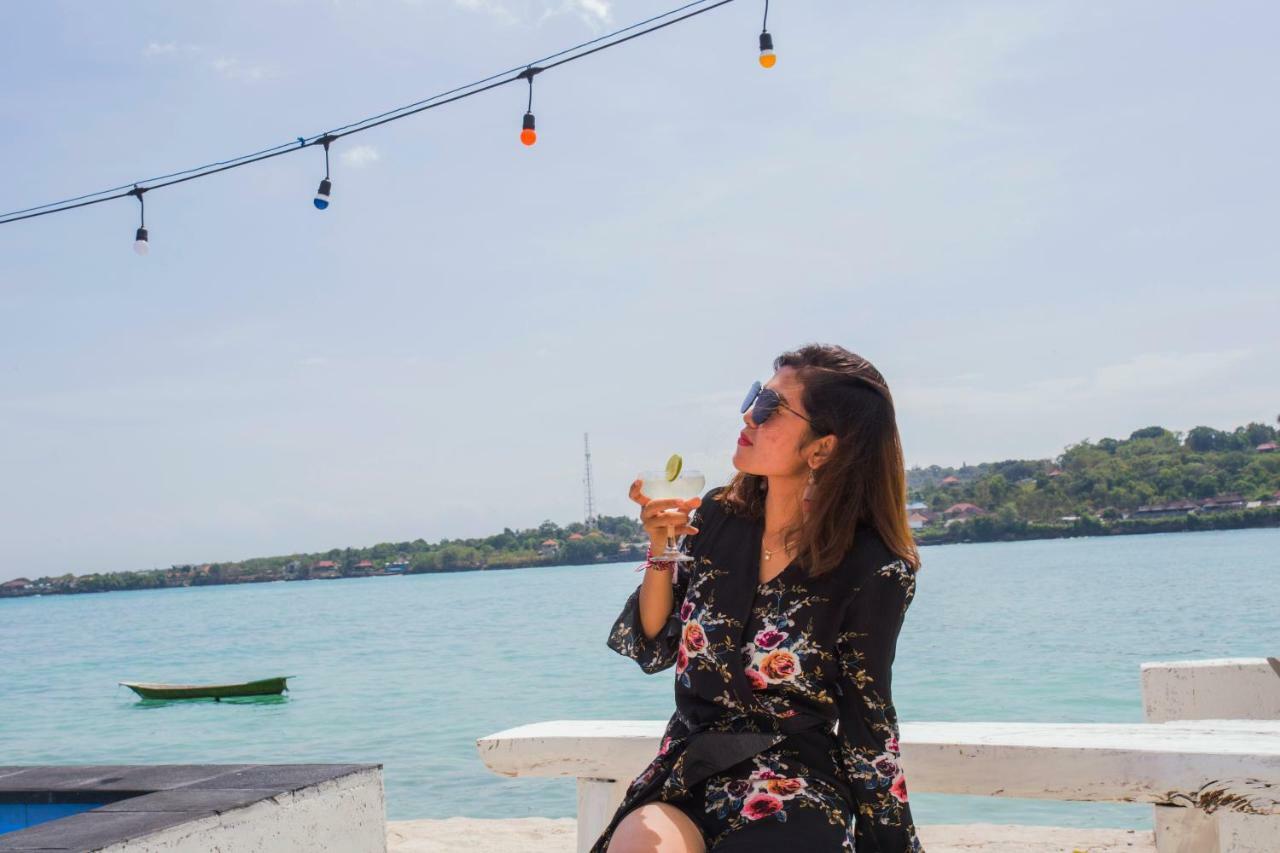 The Waterfront Beach House Nusa Lembongan  Ngoại thất bức ảnh